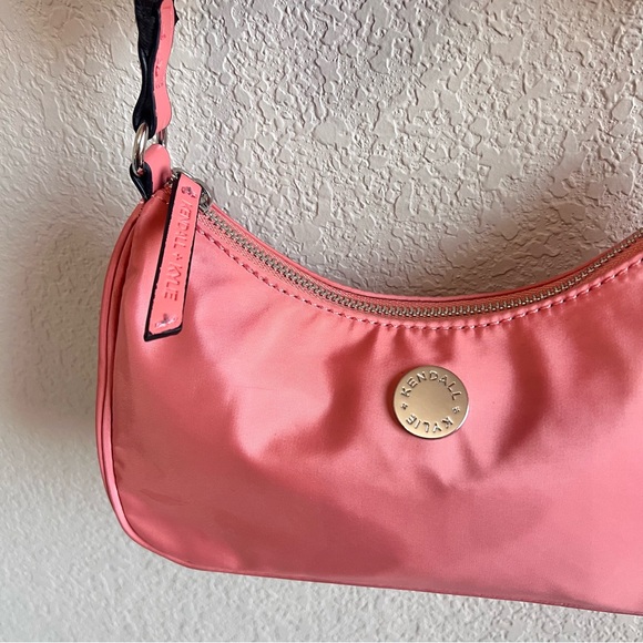 Kendall and Kylie crossbody bag - Picture 2 of 6